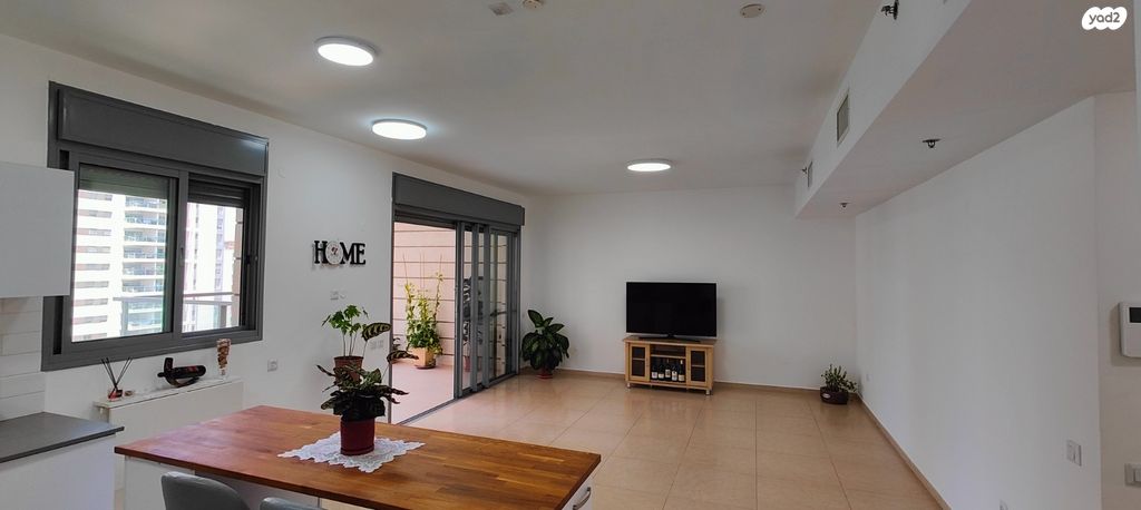 ניסים אלוני 14