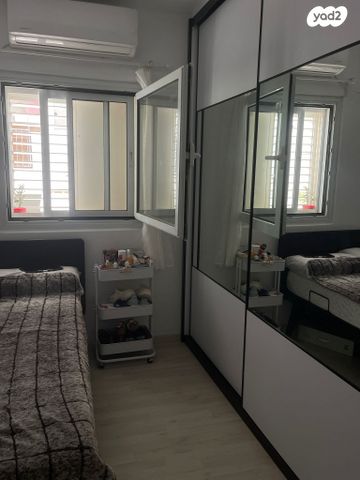 הרשל גרינשפן 20