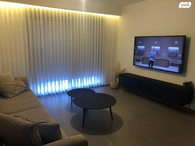 שדרות הרצל 8