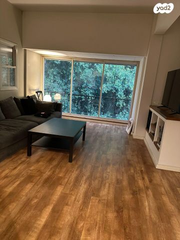 עמנואל הרומי 9