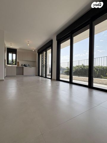 שדרות ירושלים 48