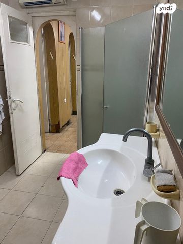 מגן אברהם 18