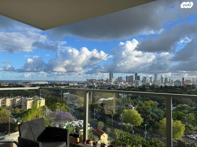 ברתיני גארי 12