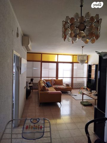 טרומפלדור 10