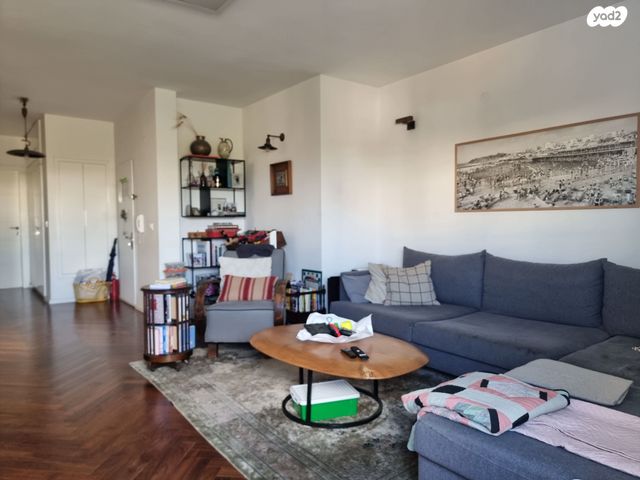 שדרות ביאליק 42