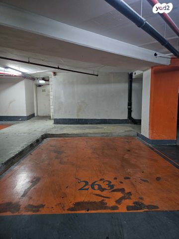 שדרות הנשיא השישי 16