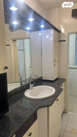 בנימין זאב באכר 30