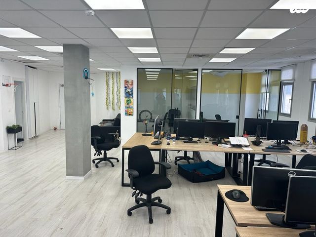 דרך מנחם בגין 14