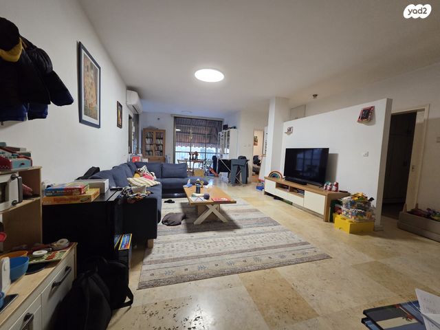 נווה יהושע, ערמונים