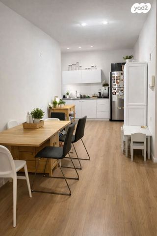 מודעת נכס, יעקב, ג' / מרכז מזרח העיר, רחובות