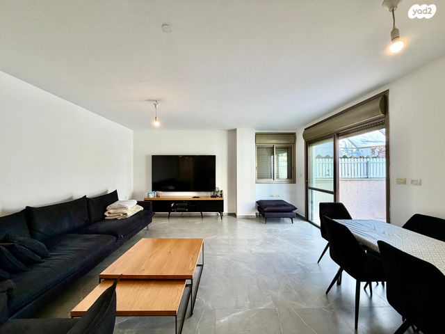 שדרות חיים וייצמן 50