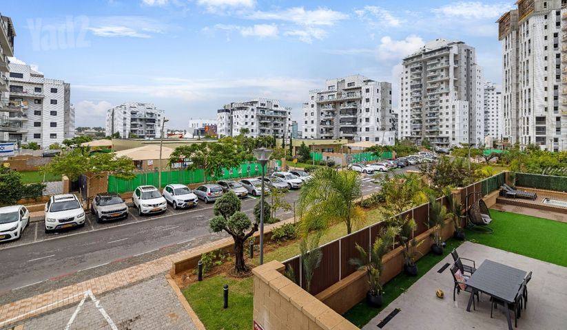 נעמי שמר 10