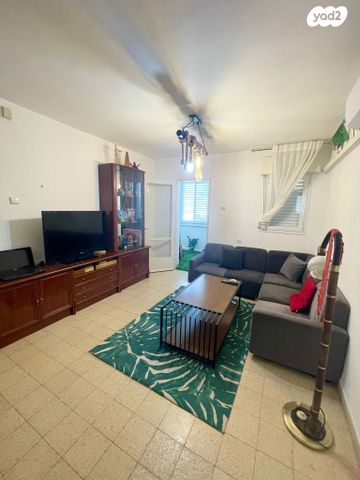 יציאת אירופה תש"ז 12