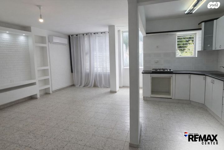 משורר השואה 