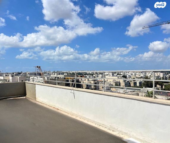 גג/ פנטהאוז, רעננה