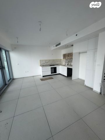 מודעת נכס, גני שרונה, קרית הממשלה, תל אביב יפו