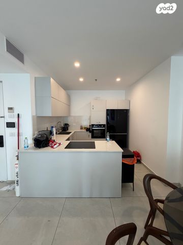 ניסים אלוני 