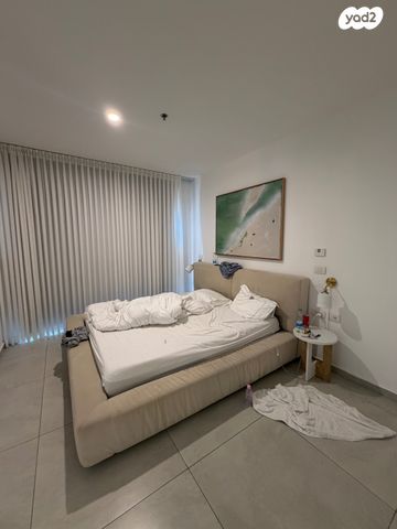 ניסים אלוני 