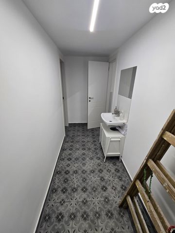 יהושע חנקין 79