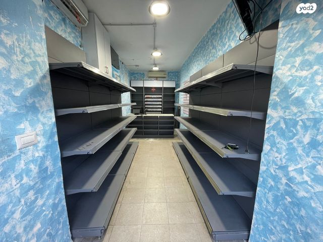 חנויות/ שטח מסחרי