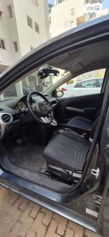 מודעת רכב מאזדה 2