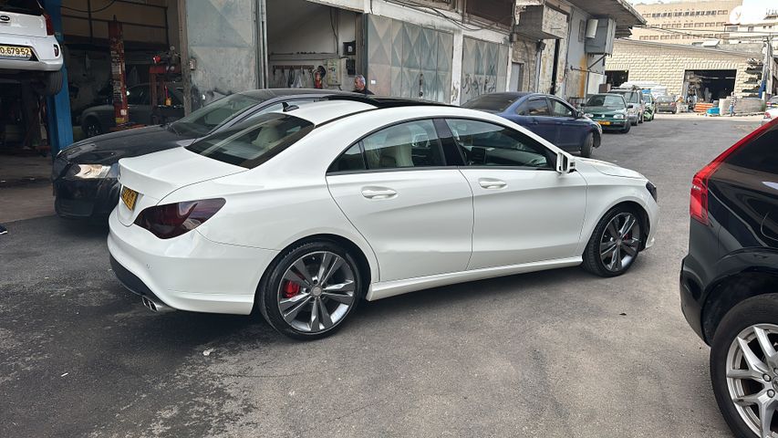 מודעת רכב מרצדס-בנץ CLA