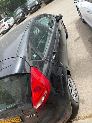 מודעת רכב פורד פיאסטה