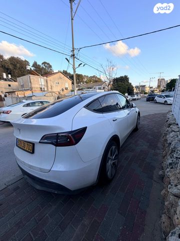 מודעת רכב טסלה מודל Y