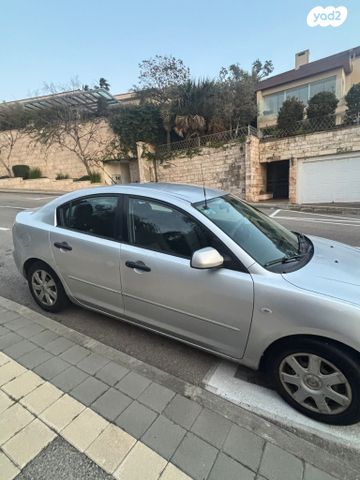 מודעת רכב מאזדה 3