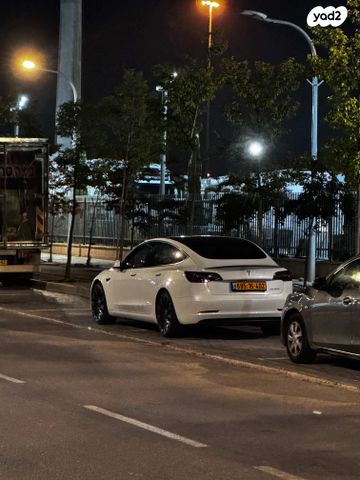 מודעת רכב טסלה מודל 3