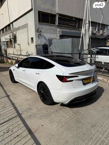 מודעת רכב טסלה מודל 3