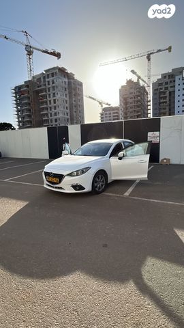 מודעת רכב מאזדה 3