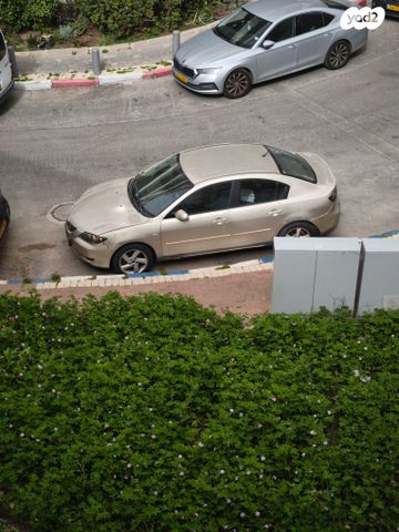 מודעת רכב מאזדה 3