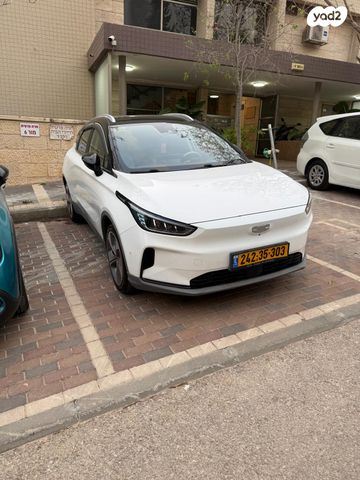 מודעת רכב ג׳ילי Geometry C