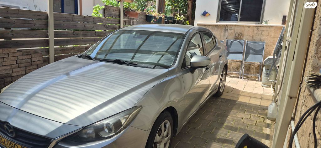 מודעת רכב מאזדה 3