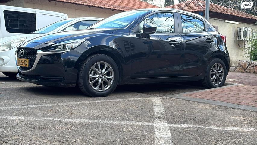 מודעת רכב מאזדה 2