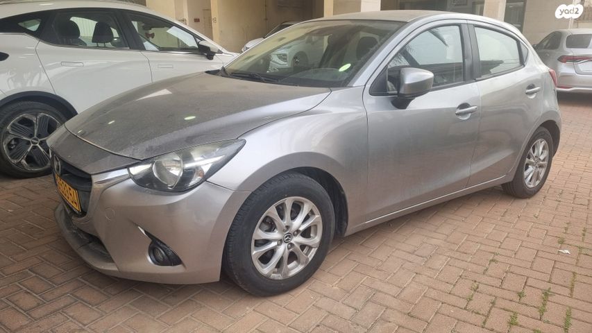 מודעת רכב מאזדה 2