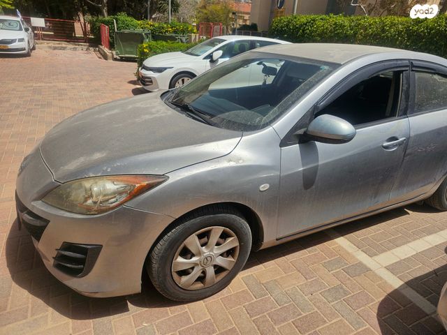 מודעת רכב מאזדה 3