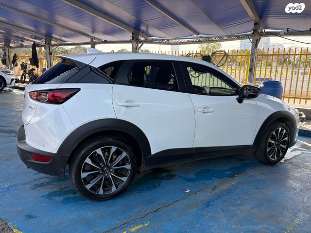 מודעת רכב מאזדה CX-3