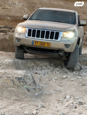 מודעת רכב ג'יפ גרנד צ'ירוקי