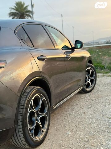 מודעת רכב אלפא רומיאו סטלביו