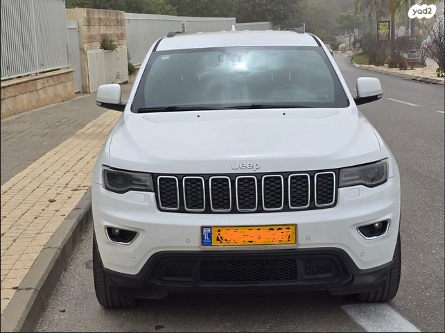 מודעת רכב ג'יפ גרנד צ'ירוקי