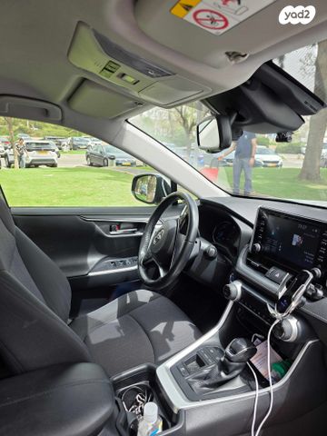 מודעת רכב טויוטה RAV4