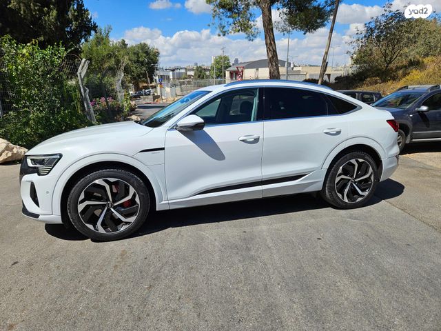 מודעת רכב אאודי Q8 e-tron