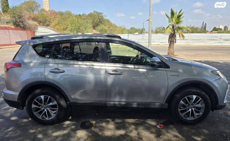 מודעת רכב טויוטה RAV4