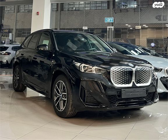 מודעת רכב ב מ וו IX1