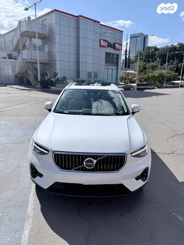 מודעת רכב וולוו XC40