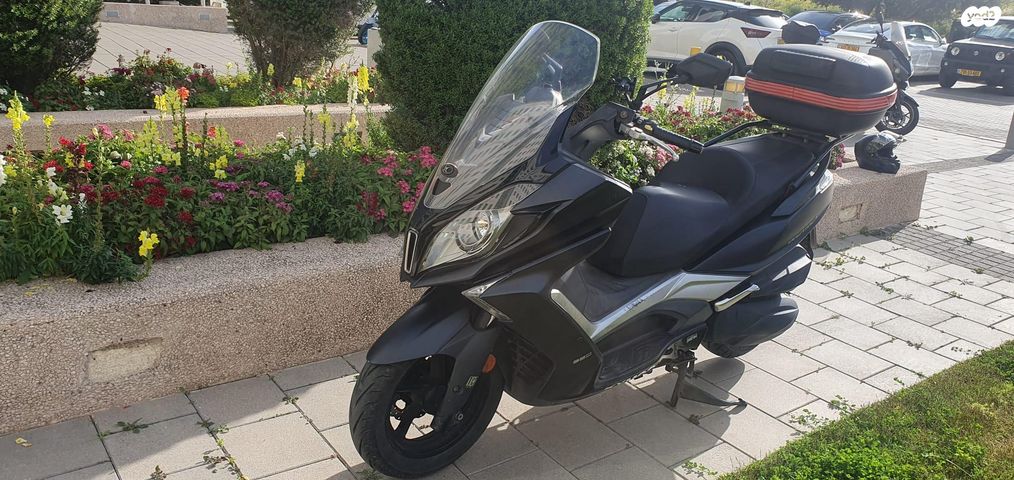 מודעת רכב קימקו דאון-טאון 350