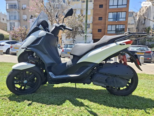 מודעת רכב פיאג'ו MP3 300 HPE 