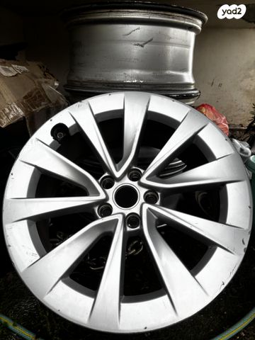 feedItemObj.data.row_1